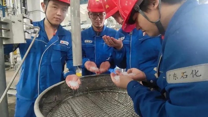 性能优势：轻与强的极致组合